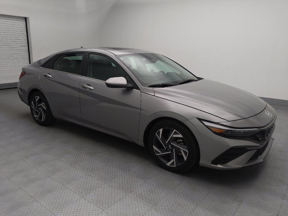 Used 2025 Hyundai Elantra SEL FWD image 11