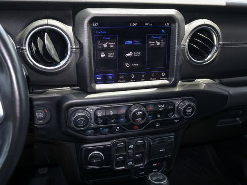 Used 2023 Jeep Wrangler Unlimited Sahara w/ Cold Weather Group AWD/4WD image 22