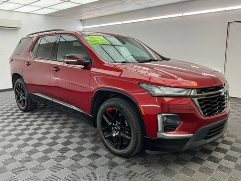 Used 2022 Chevrolet Traverse Premier w/ Redline Edition AWD/4WD image 3