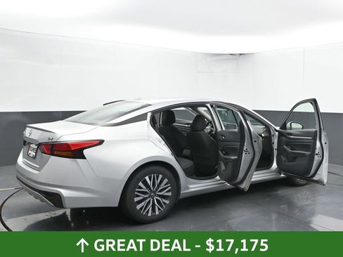 Used 2023 Nissan Altima 2.5 SV image 58