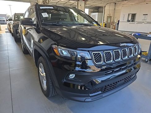 Used 2023 Jeep Compass Latitude w/ Sun and Sound Group AWD/4WD image 1