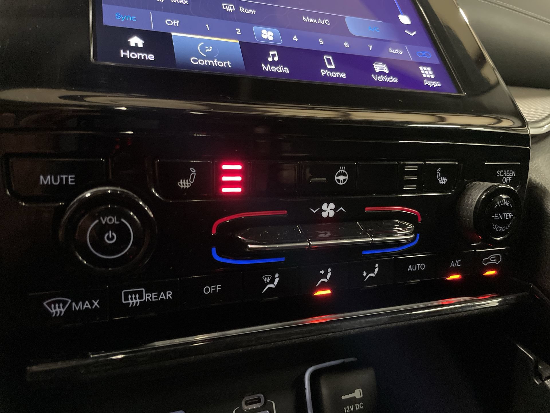 Used 2023 Jeep Grand Cherokee L Laredo w/ Luxury Tech Group I AWD/4WD image 33