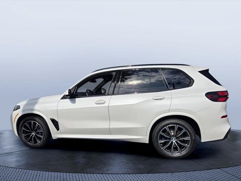 Used 2024 BMW X5 xDrive40i w/ M Sport Package AWD/4WD image 3