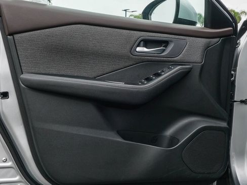 Used 2023 Nissan Rogue SV FWD image 22