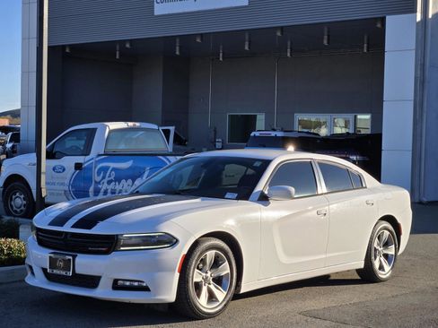 Used 2015 Dodge Charger SXT image 8