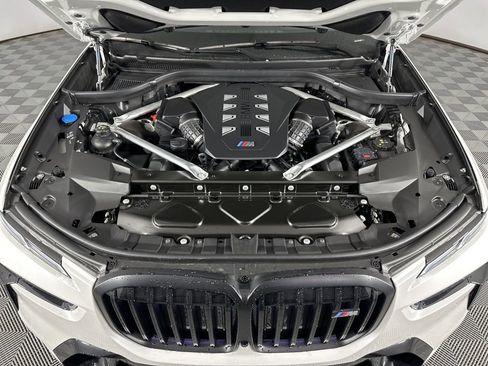 New 2026 BMW X7 M60i image 2