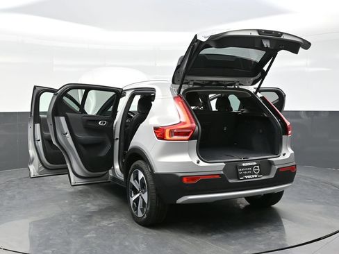 Used 2025 Volvo XC40 B5 Plus AWD/4WD image 42