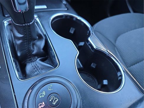 Used 2019 Ford Explorer XLT image 20