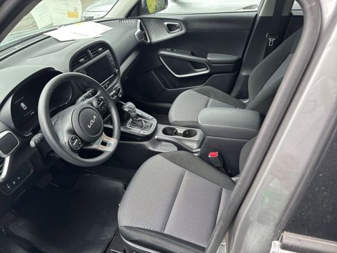 Used 2025 Kia Soul LX w/ LX Technology Package image 24