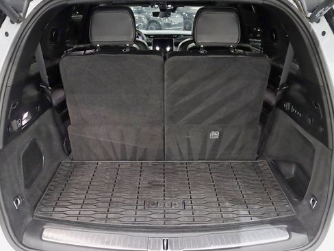 Used 2021 Jeep Grand Cherokee L Overland w/ Luxury Tech Group IV image 40