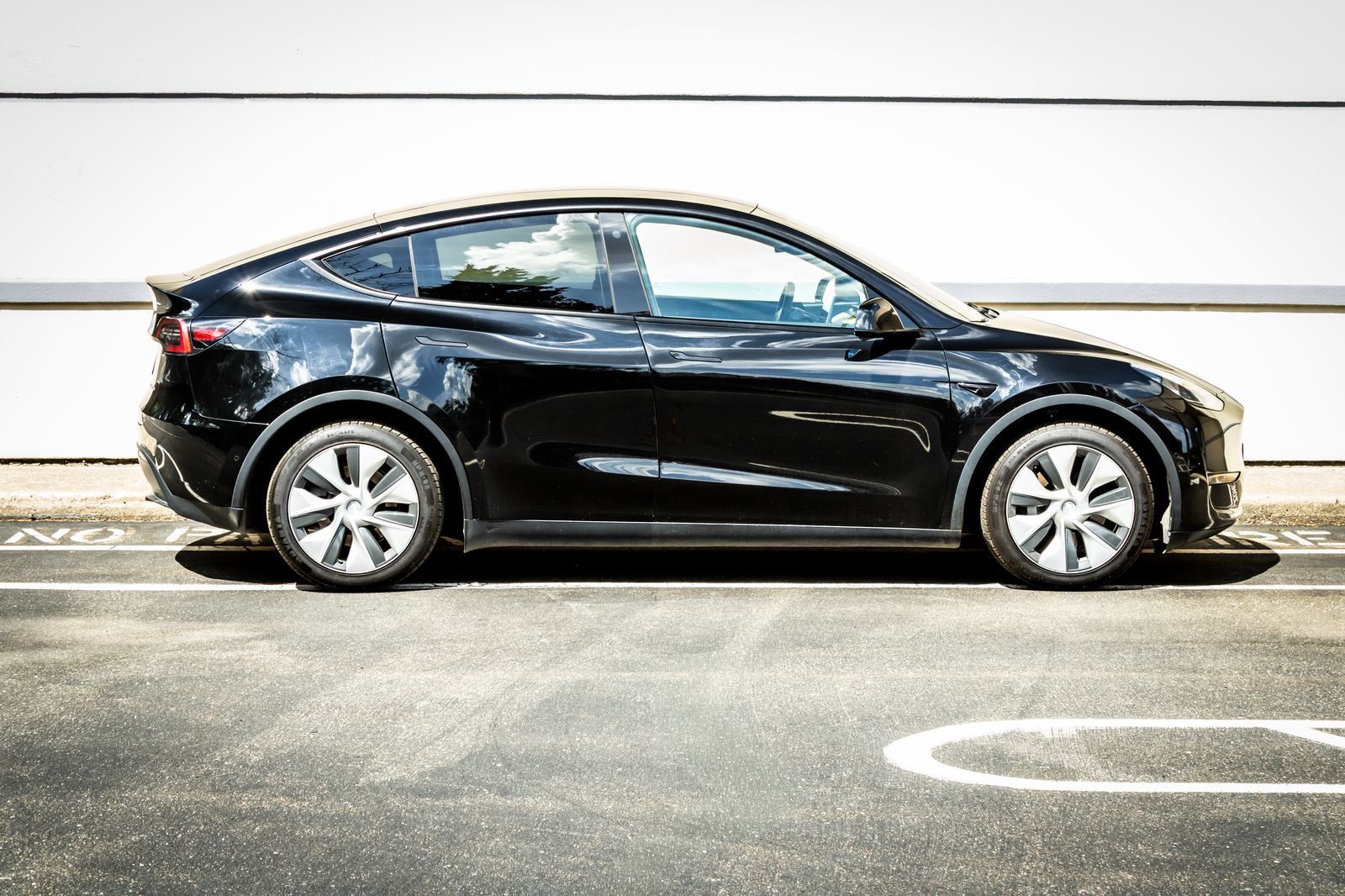 Used 2022 Tesla Model Y Long Range AWD/4WD image 9