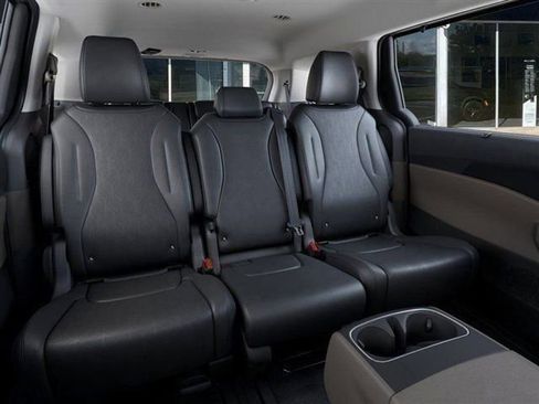 New 2026 Kia Carnival EX FWD image 16