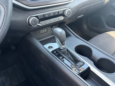 Used 2025 Nissan Altima 2.5 SV FWD image 22