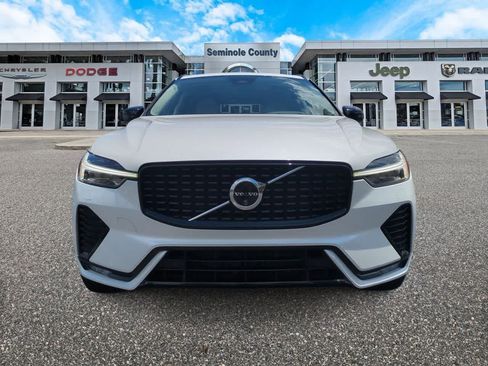 Used 2024 Volvo XC60 B5 Plus AWD/4WD image 3