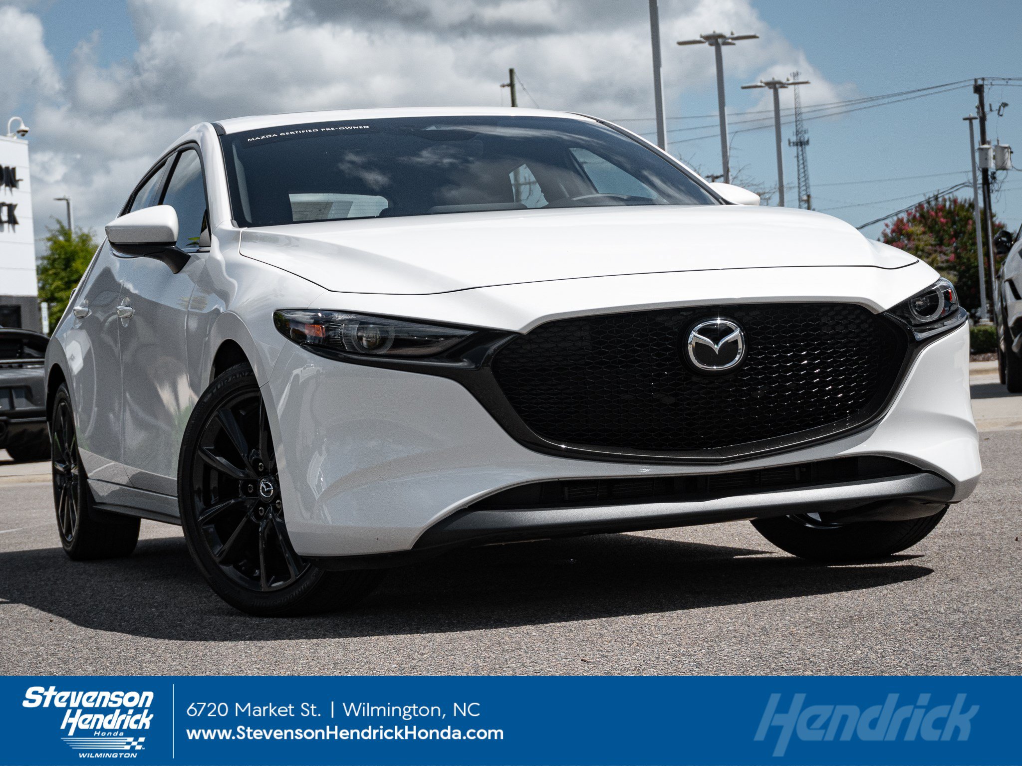 Used 2025 MAZDA MAZDA3 2.5 S Hatchback w/ Premium Pkg FWD image 1