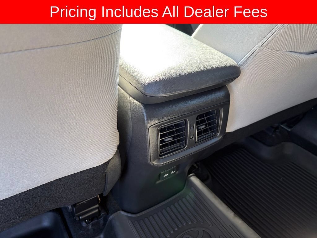 Used 2022 Toyota RAV4 XLE FWD image 30
