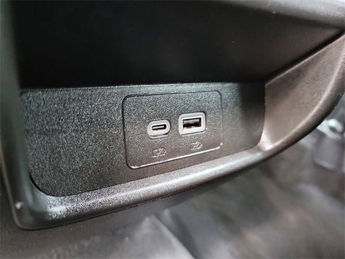 Used 2025 Cadillac XT4 Premium Luxury image 18