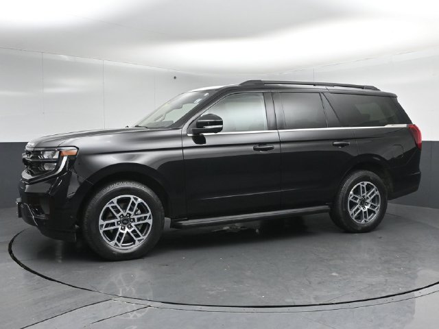 Certified 2025 Ford Expedition Active AWD/4WD image 4