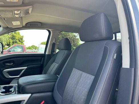 Used 2021 Nissan Titan SV w/ SV Convenience Package AWD/4WD image 15