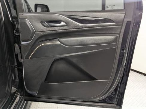Used 2023 Cadillac Escalade ESV Sport AWD/4WD image 22