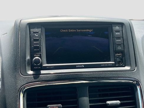 Used 2019 Dodge Grand Caravan SXT FWD image 13