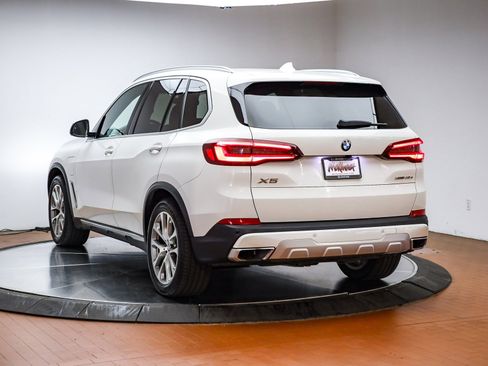 Used 2021 BMW X5 xDrive45e w/ Parking Assistance Package image 9