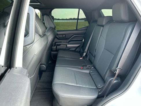 Used 2025 Toyota 4Runner TRD Off-Road Premium image 23