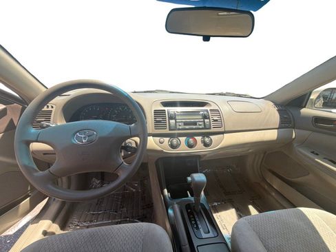 Used 2004 Toyota Camry LE FWD image 19