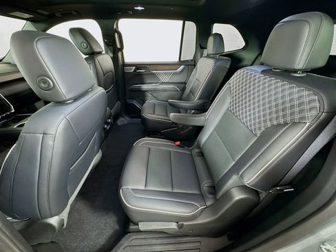 Used 2024 GMC Acadia Denali w/ Super Cruise Package FWD image 18