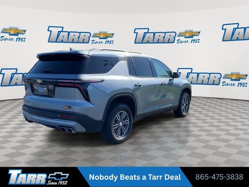 Used 2026 Chevrolet Traverse LT w/ Driver Confidence Package FWD image 8