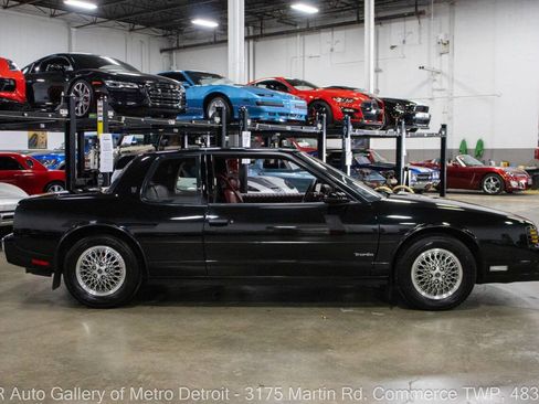 Used 1988 Oldsmobile Toronado Trofeo image 8