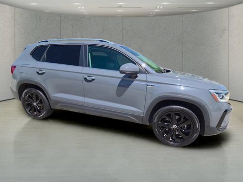 Used 2022 Volkswagen Taos SEL w/ Panoramic Sunroof Package FWD image 53