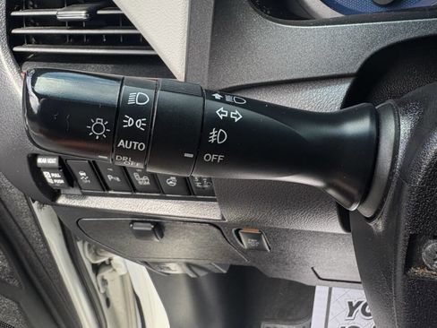 Used 2017 Toyota Sienna Limited Premium FWD image 25