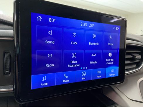 Used 2023 Ford Explorer XLT w/ Equipment Group 202A image 33