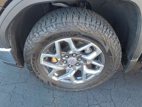 Used 2022 GMC Sierra 1500 SLT w/ SLT Convenience Package image 4