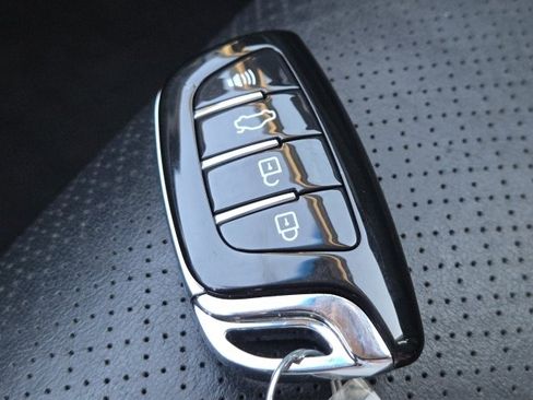 Used 2018 Kia Sorento EX image 22