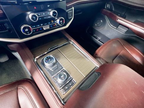 Used 2023 Ford Expedition Limited image 26