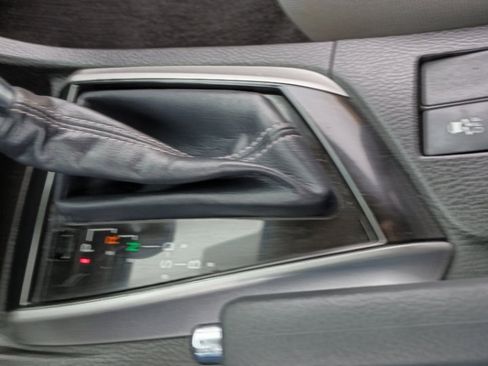 Used 2015 Toyota Corolla LE image 28