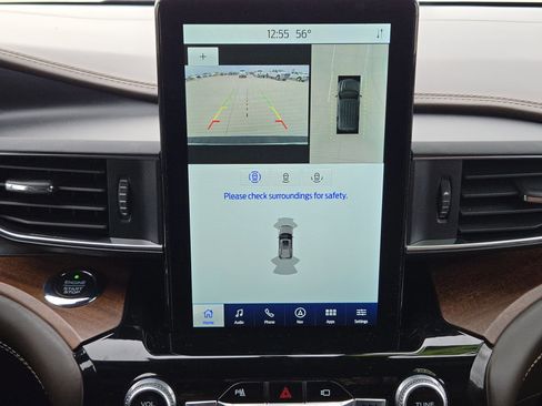 Used 2021 Ford Explorer King Ranch w/ Premium Technology Package image 19