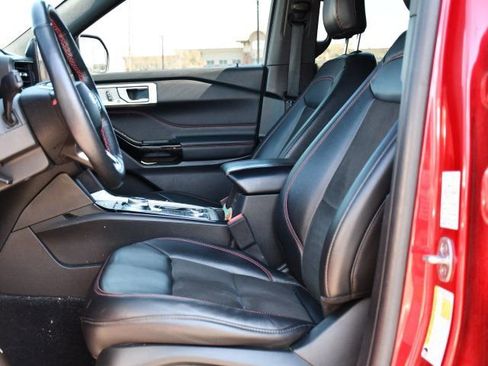 Used 2023 Ford Explorer ST-Line AWD/4WD image 12