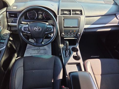 Used 2016 Toyota Camry SE FWD image 8