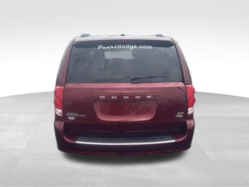 Used 2019 Dodge Grand Caravan SXT FWD image 3