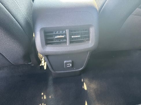 Used 2021 Chevrolet Equinox LT AWD/4WD image 22