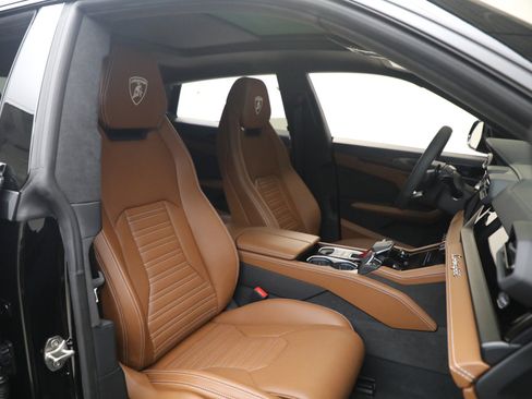 Used 2025 Lamborghini Urus SE AWD/4WD image 20