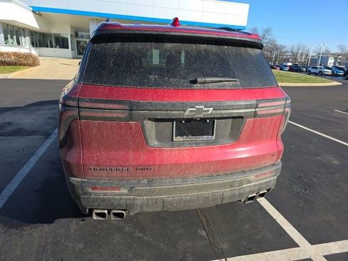 Used 2024 Chevrolet Traverse LT w/ Midnight/Sport Edition image 6