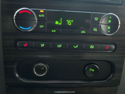 Used 2008 Lincoln Mark LT image 23