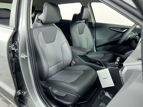New 2025 Kia Niro SX image 31
