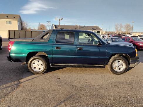 Used 2005 Chevrolet Avalanche LS w/ Avalanche South-West Package image 4