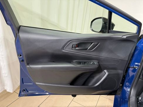 Used 2026 Toyota Prius Plug-In Hybrid FWD image 16