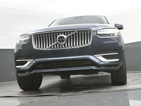 Certified 2025 Volvo XC90 T8 Plus w/ Protection Package Premier image 37